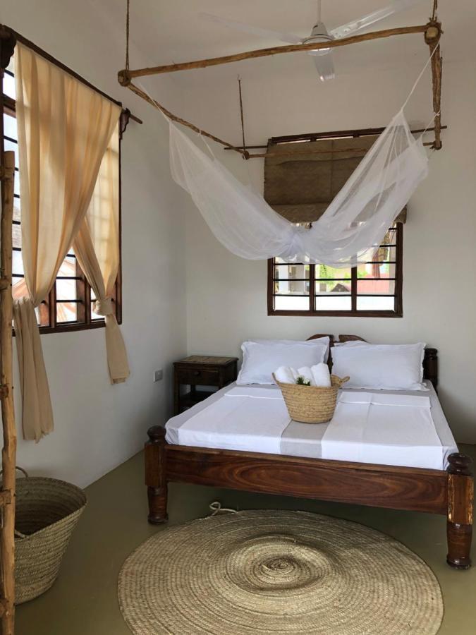 Mlango Paje House Bed and Breakfast Esterno foto