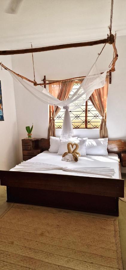 Mlango Paje House Bed and Breakfast Esterno foto