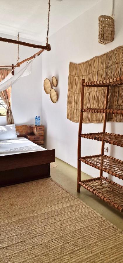 Mlango Paje House Bed and Breakfast Esterno foto